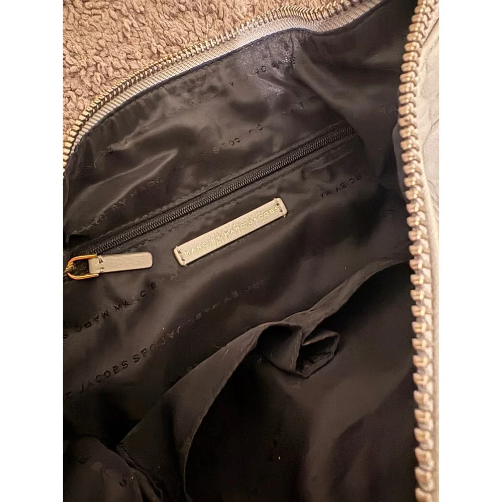Marc by Marc Jacobs Grey Pebbled Leather Shoulder Bag Slouchy Hobo Gold Hardware
